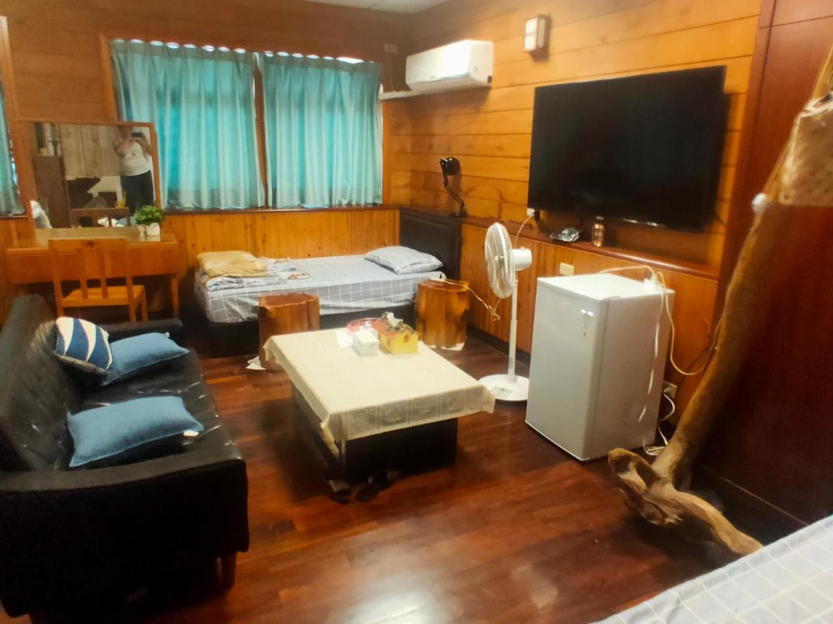 Formosa Backpackers Hostel & Apartment（青年民宿） Kota Hualien Bagian luar foto