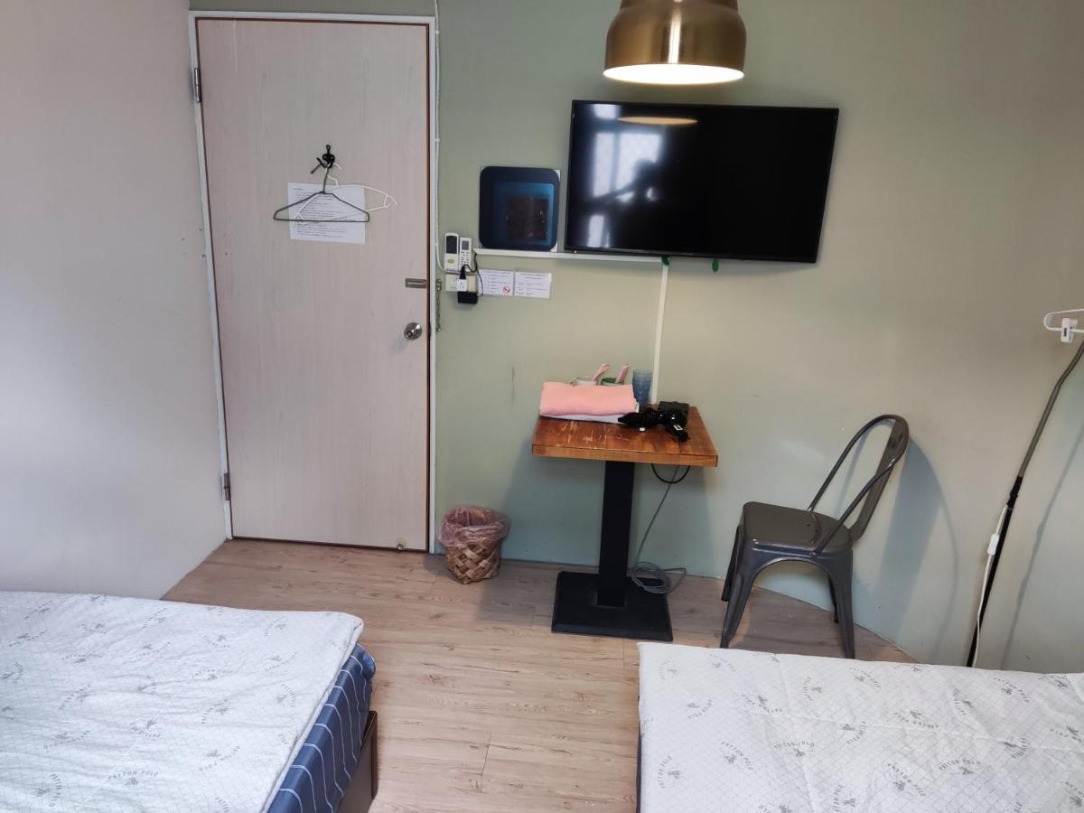 Formosa Backpackers Hostel & Apartment（青年民宿） Kota Hualien Bagian luar foto
