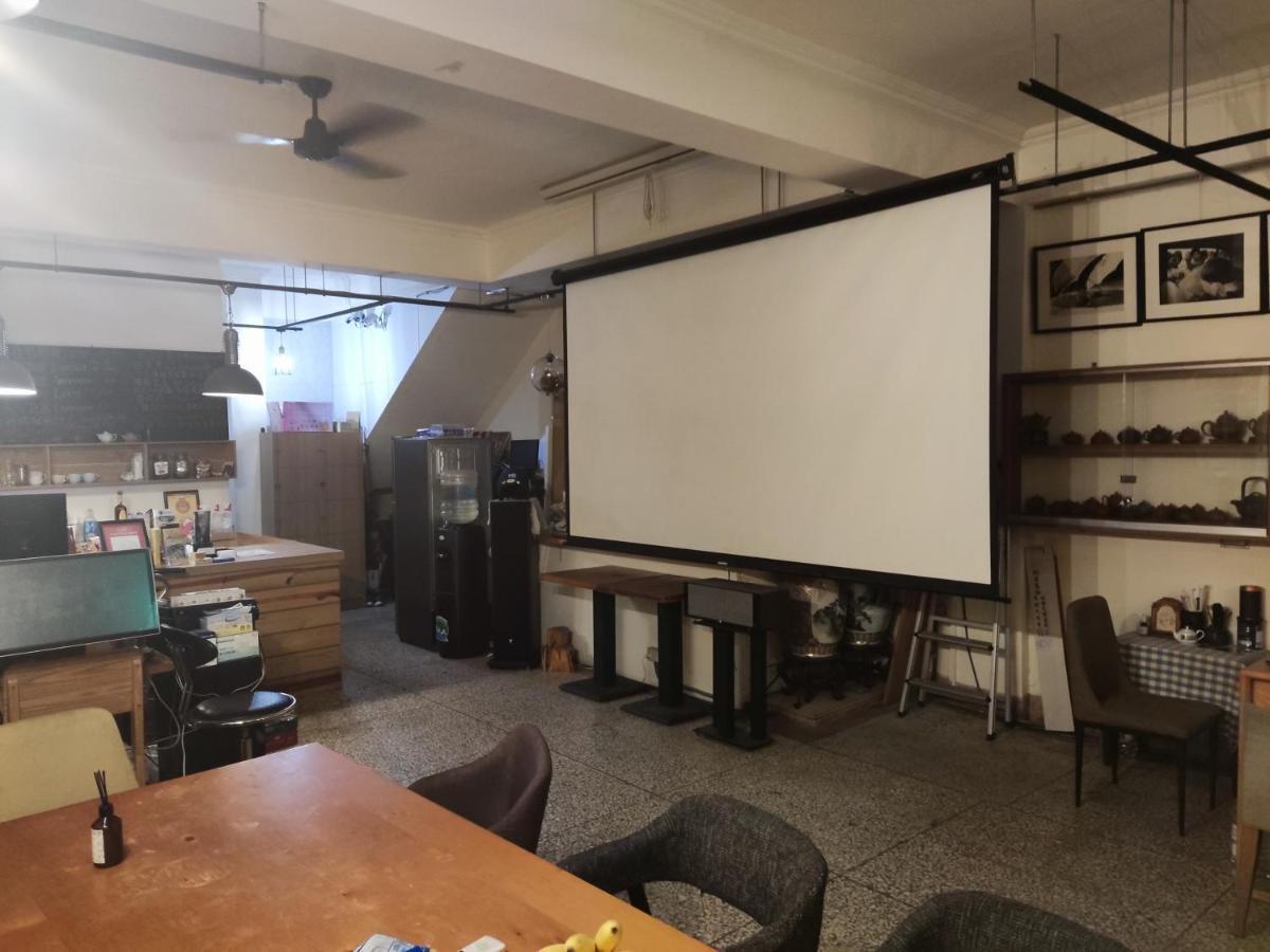 Formosa Backpackers Hostel & Apartment（青年民宿） Kota Hualien Bagian luar foto