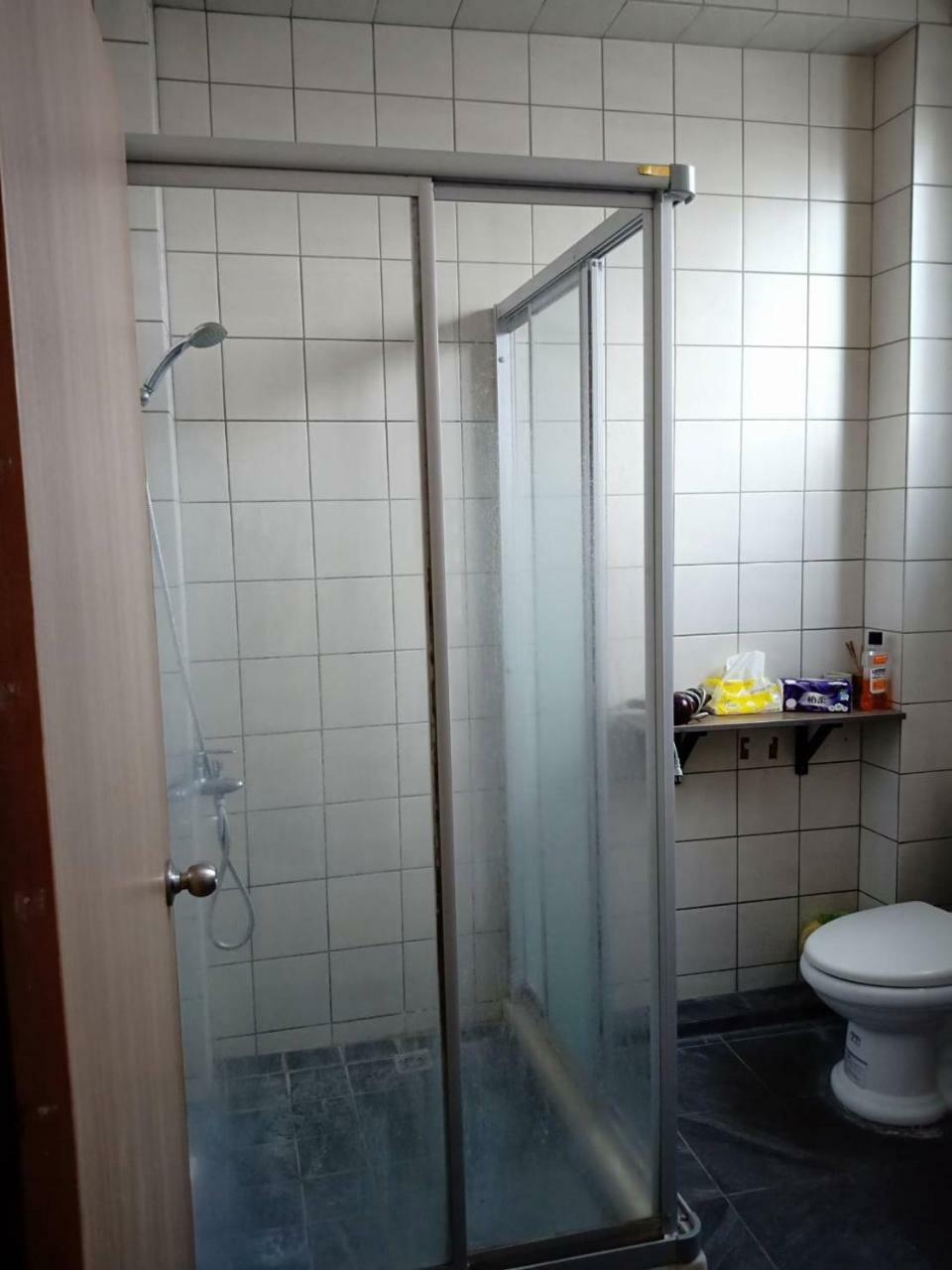 Formosa Backpackers Hostel & Apartment（青年民宿） Kota Hualien Bagian luar foto