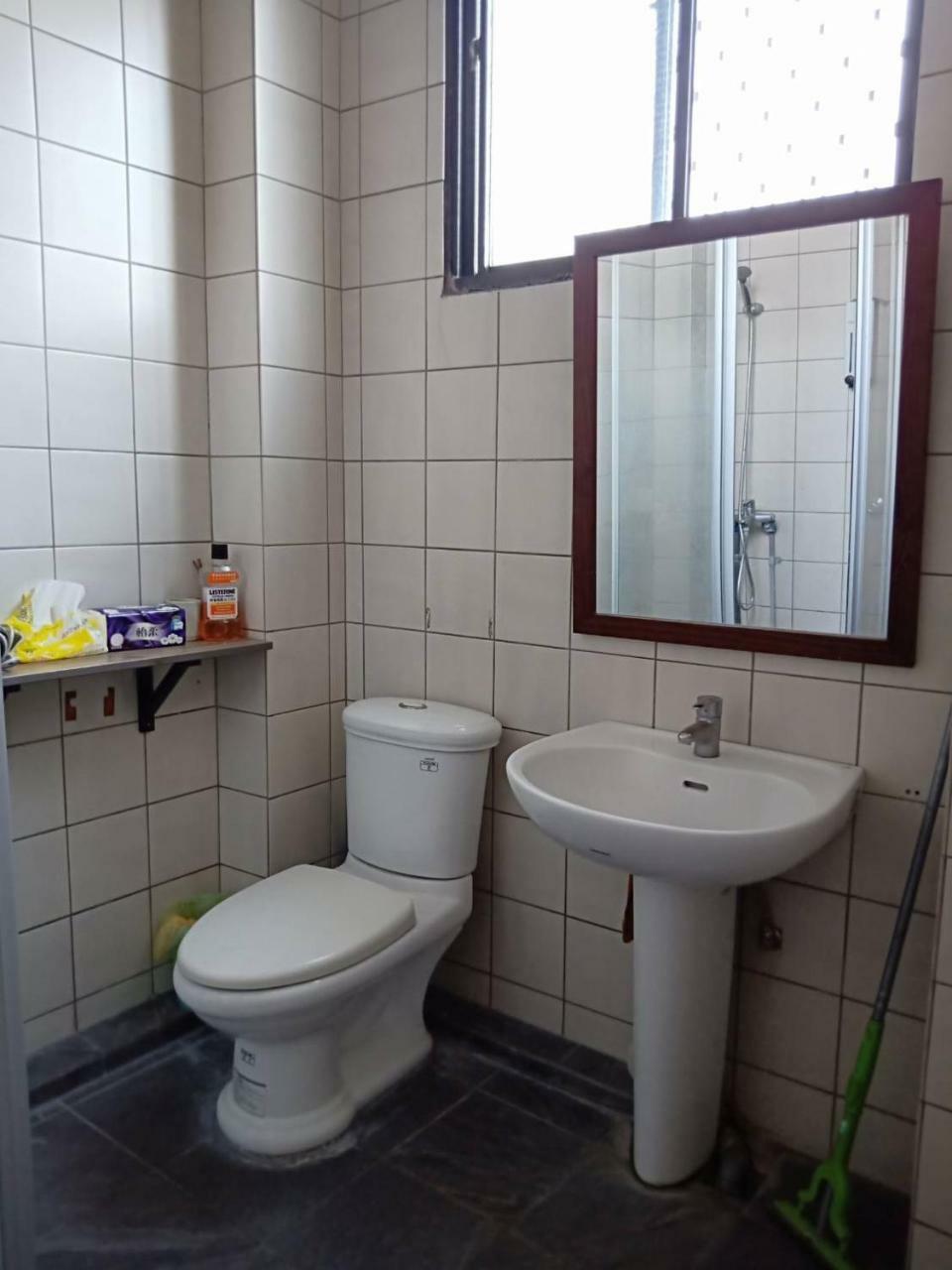 Formosa Backpackers Hostel & Apartment（青年民宿） Kota Hualien Bagian luar foto