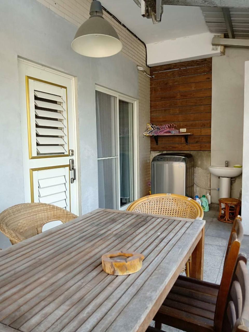 Formosa Backpackers Hostel & Apartment（青年民宿） Kota Hualien Bagian luar foto
